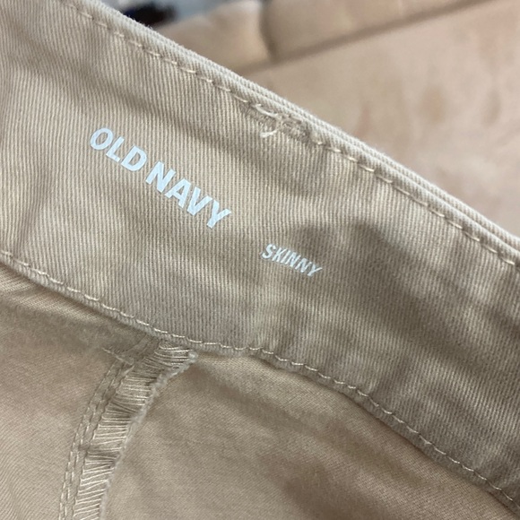 Old Navy women’s pants khaki mid rise skinny everyday pant size 12 - Picture 6 of 7